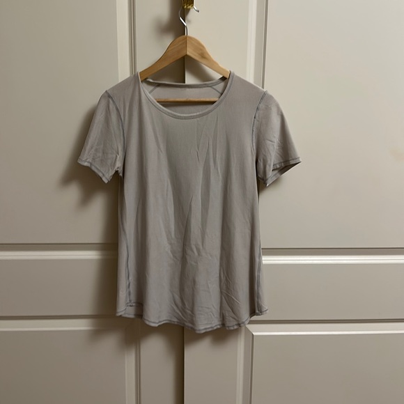 Lululemon T Shirt Grey Size 10 - Picture 1 of 3